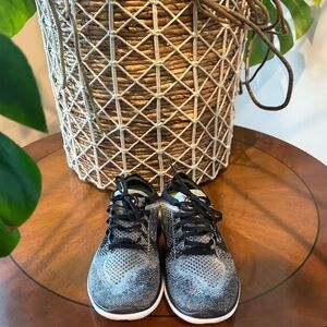 Like New Nike FreeRun Flyknit 8
